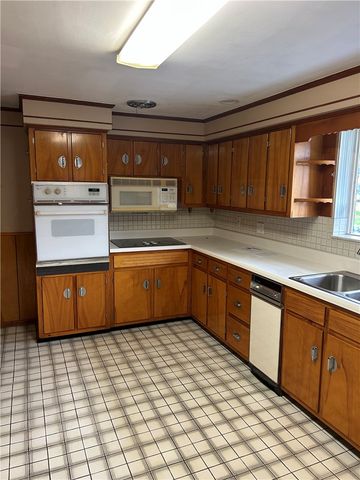 700 Filmore Rd, Forest Hills Boro, PA 15221