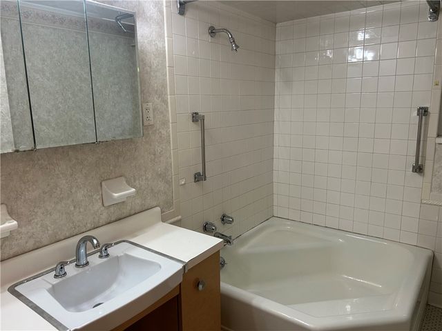700 Filmore Rd, Forest Hills Boro, PA 15221