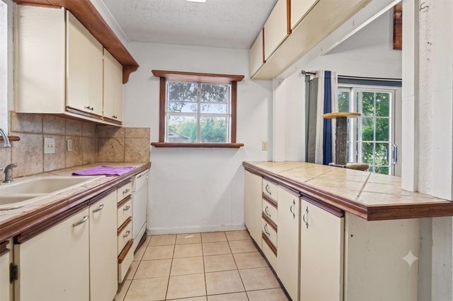 322 Hillcroft Drive, Weatherford, TX 76087