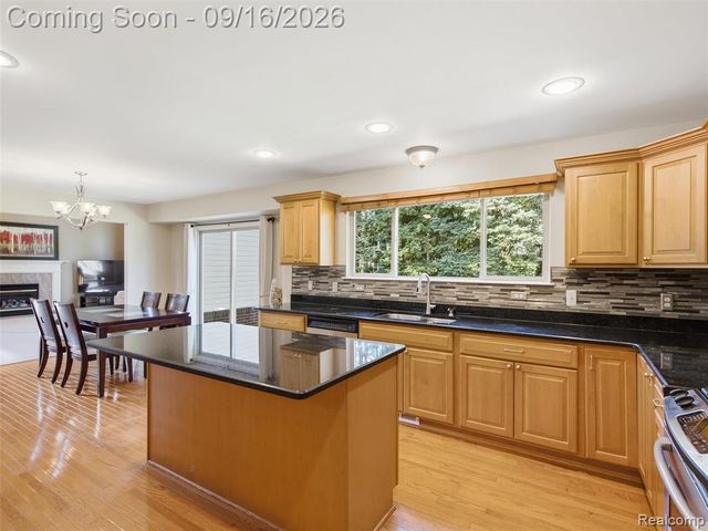 3332 Empire Drive, Rochester Hills, MI 48309