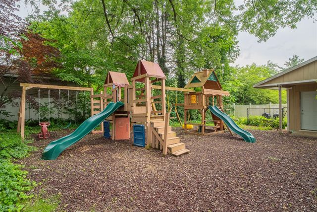 3814 Rockwood Drive, Kalamazoo, MI 49004