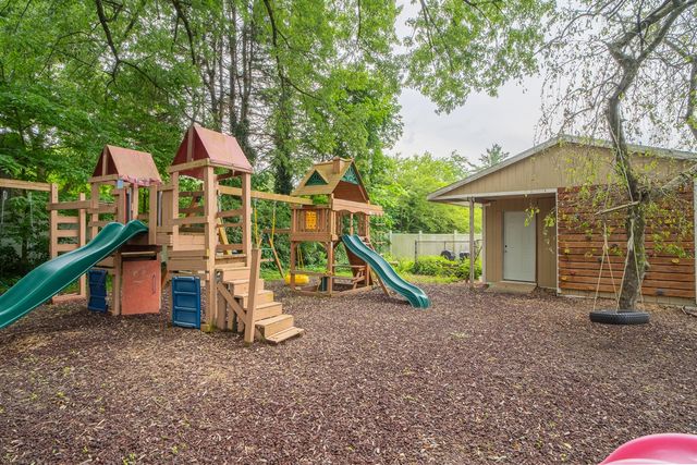 3814 Rockwood Drive, Kalamazoo, MI 49004