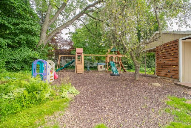 3814 Rockwood Drive, Kalamazoo, MI 49004