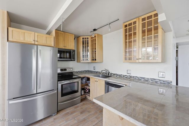 280 Island Avenue APT 403, Reno, NV 89501