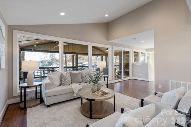 3272 Bass Drive, Sherrills Ford, NC 28673