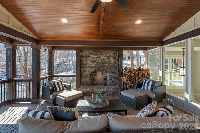 3272 Bass Drive, Sherrills Ford, NC 28673