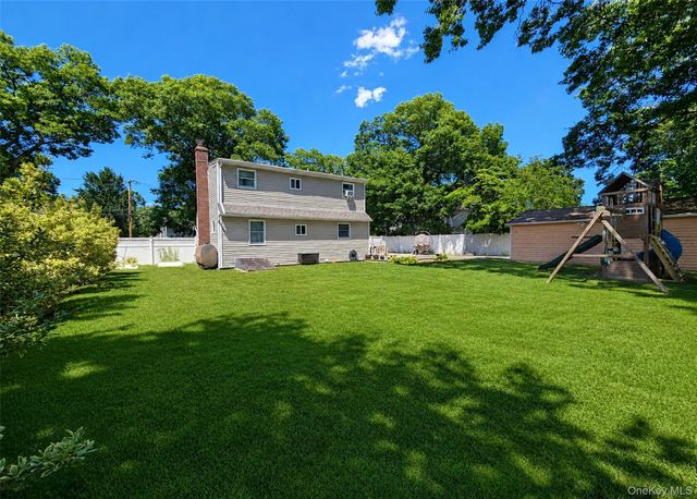 348 Furrows Road, Holbrook, NY 11741