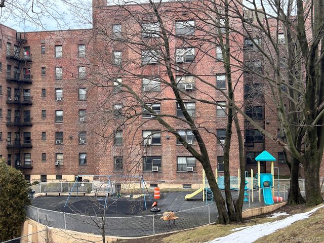 2534 Union Street 2F, Flushing, NY 11354