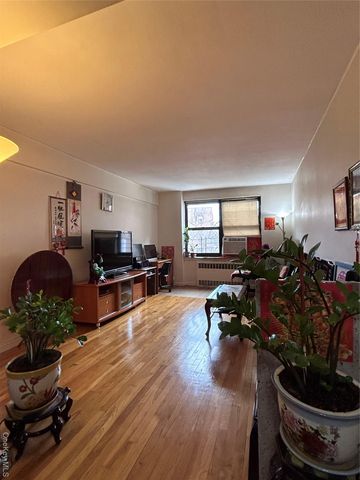 2534 Union Street 2F, Flushing, NY 11354