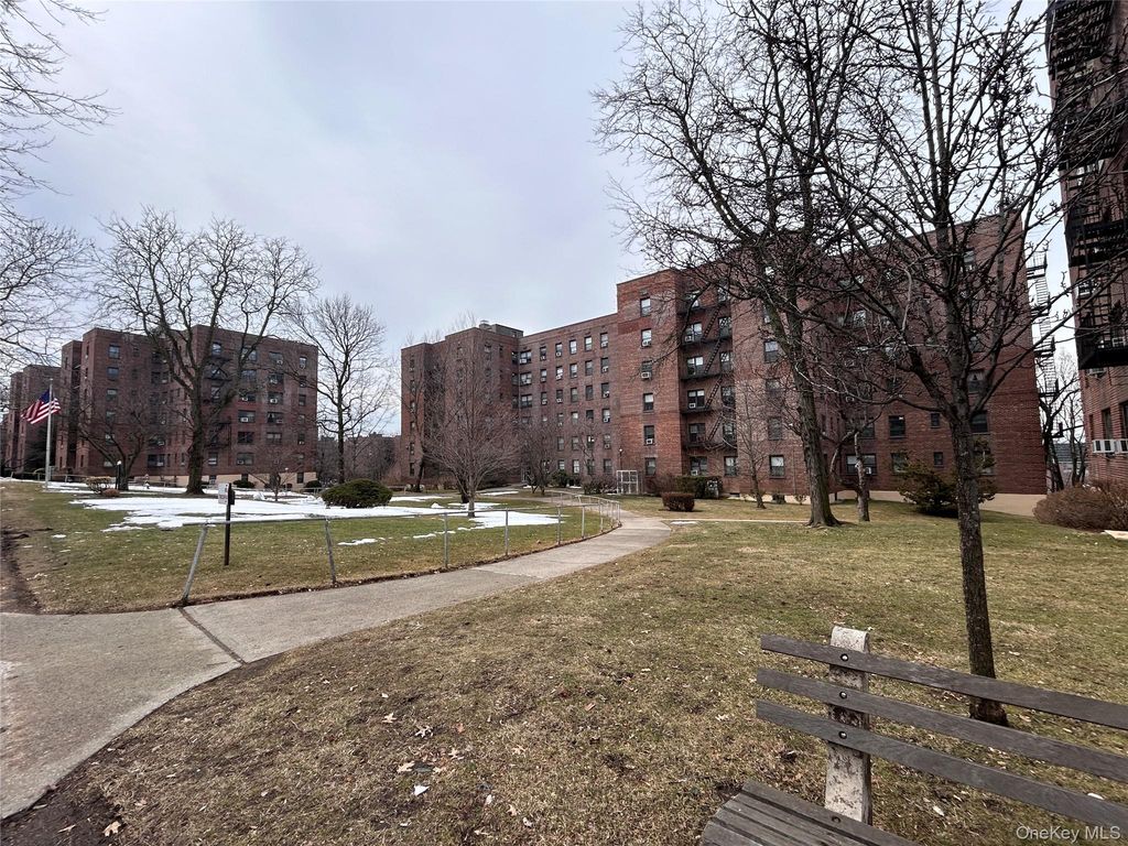 2534 Union Street 2F, Flushing, NY 11354