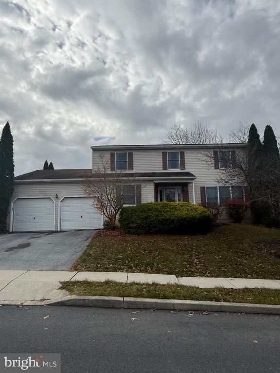 28 WILLOW WAY DR, Enola, PA 17025