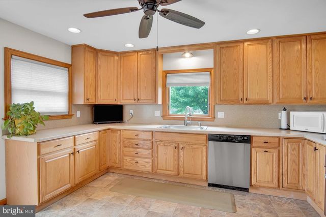 4401 YORK ST, Harrisburg, PA 17111