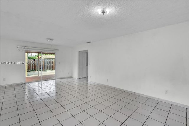 768 SW 9th St, Florida City, FL 33034