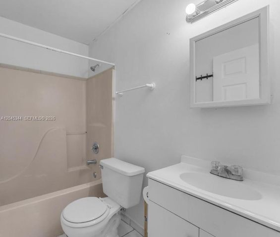768 SW 9th St, Florida City, FL 33034