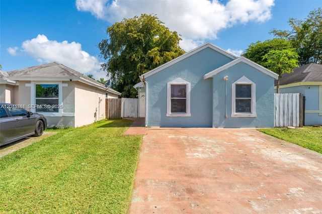 768 SW 9th St, Florida City, FL 33034
