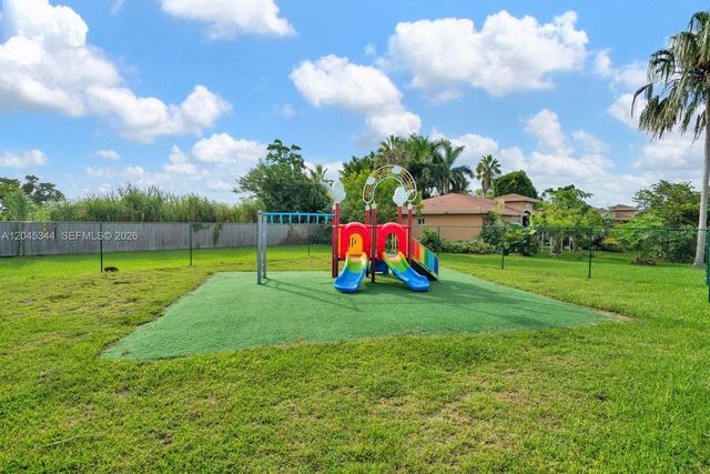 768 SW 9th St, Florida City, FL 33034