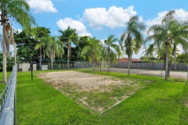 768 SW 9th St, Florida City, FL 33034
