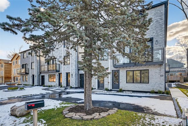 27 Ellish Parkway 202, Spring Valley, NY 10977