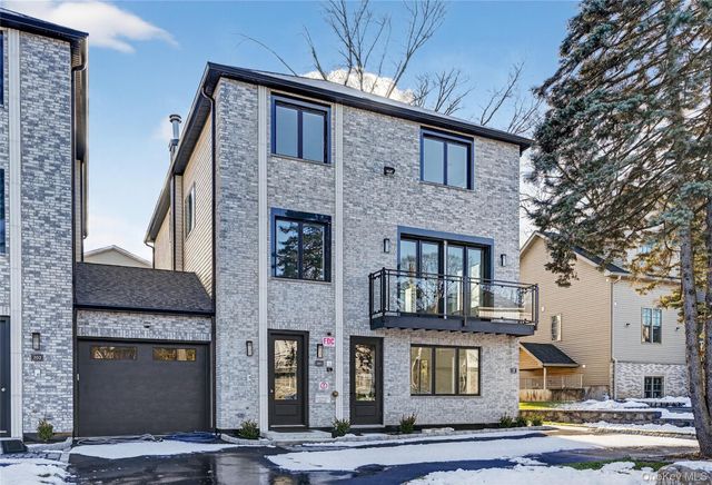 27 Ellish Parkway 202, Spring Valley, NY 10977