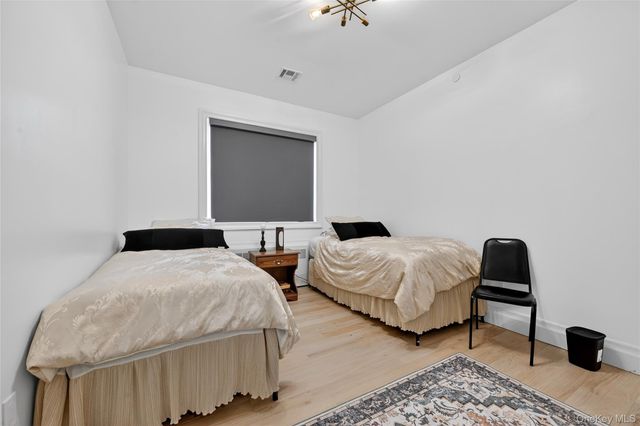 27 Ellish Parkway 202, Spring Valley, NY 10977