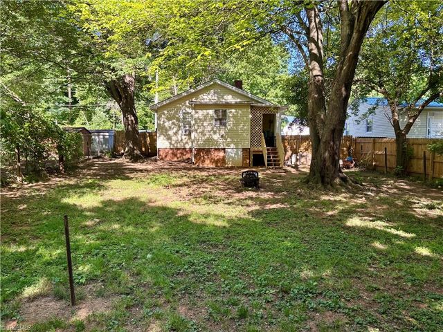 3235 Wellingford Drive, High Point, NC 27265