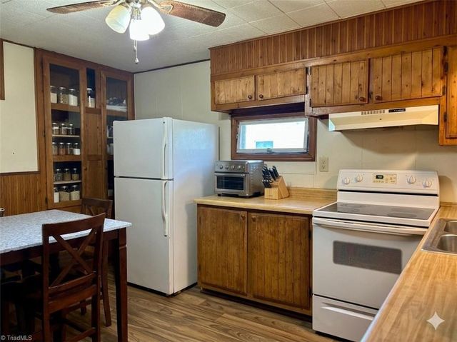 3235 Wellingford Drive, High Point, NC 27265