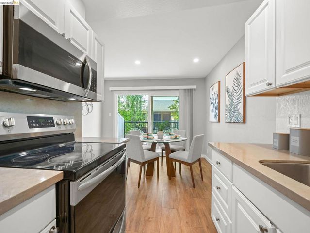 14521 Doolittle Dr, San Leandro, CA 94577