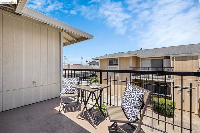 14521 Doolittle Dr, San Leandro, CA 94577