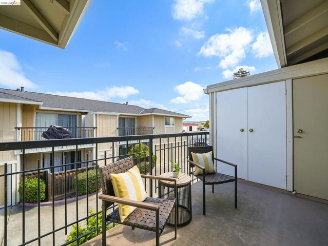 14521 Doolittle Dr, San Leandro, CA 94577