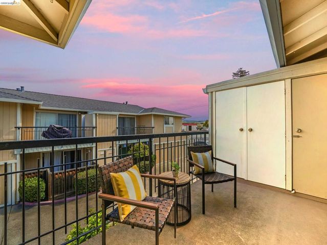 14521 Doolittle Dr, San Leandro, CA 94577