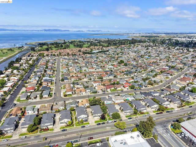 14521 Doolittle Dr, San Leandro, CA 94577