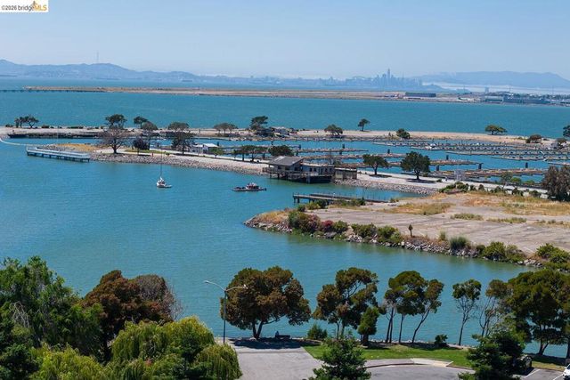 14521 Doolittle Dr, San Leandro, CA 94577