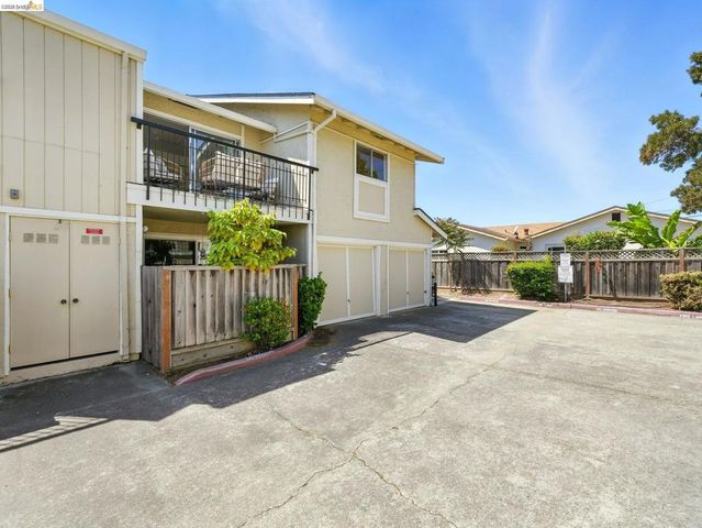 14521 Doolittle Dr, San Leandro, CA 94577