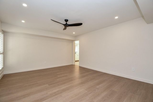 426 E Fair Harbor Lane, Houston, TX 77079