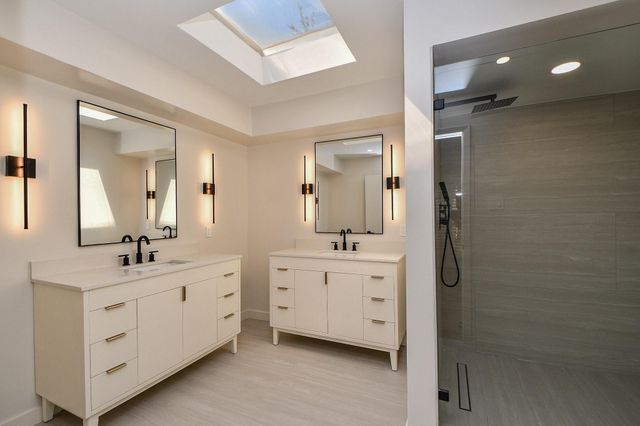 426 E Fair Harbor Lane, Houston, TX 77079