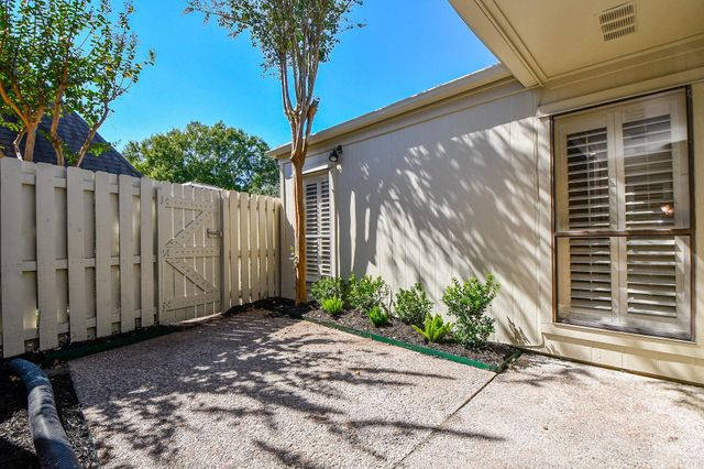 426 E Fair Harbor Lane, Houston, TX 77079