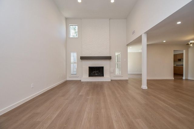 426 E Fair Harbor Lane, Houston, TX 77079