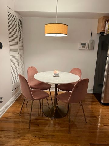 643 W Barry Avenue 1A, Chicago, IL 60657