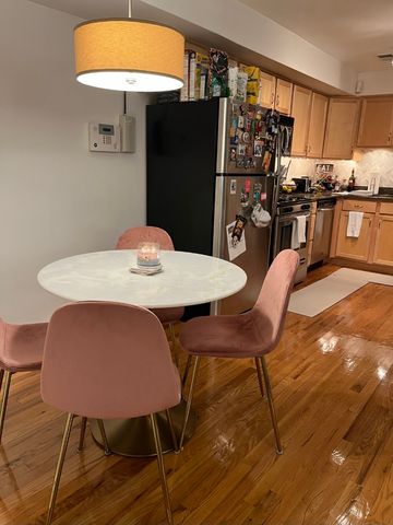 643 W Barry Avenue 1A, Chicago, IL 60657