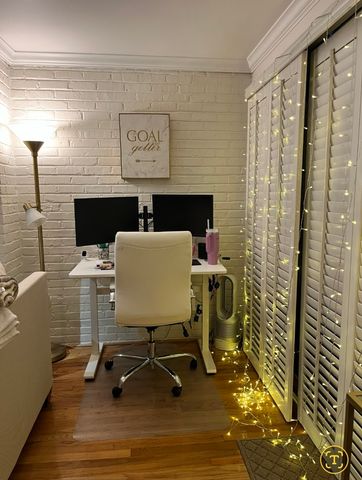 643 W Barry Avenue 1A, Chicago, IL 60657