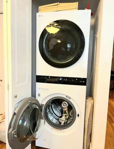 643 W Barry Avenue 1A, Chicago, IL 60657