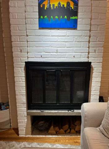 643 W Barry Avenue 1A, Chicago, IL 60657