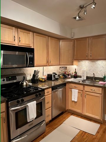 643 W Barry Avenue 1A, Chicago, IL 60657