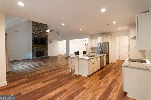 298 Walden Pond Trail, Senoia, GA 30276