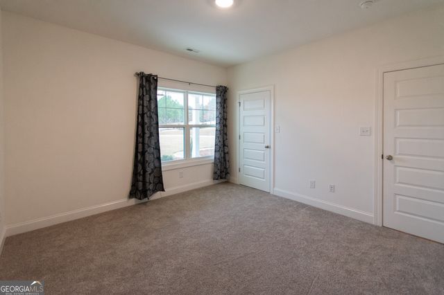 298 Walden Pond Trail, Senoia, GA 30276