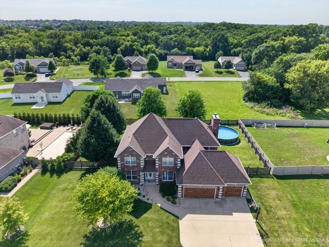 661 Hickman Lane, Woodstock, IL 60098