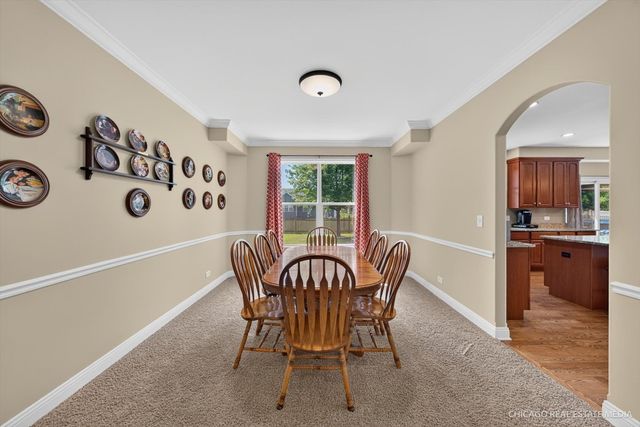 661 Hickman Lane, Woodstock, IL 60098