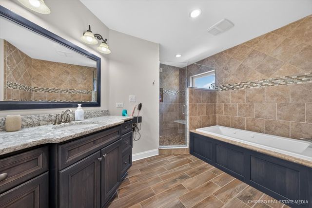 661 Hickman Lane, Woodstock, IL 60098