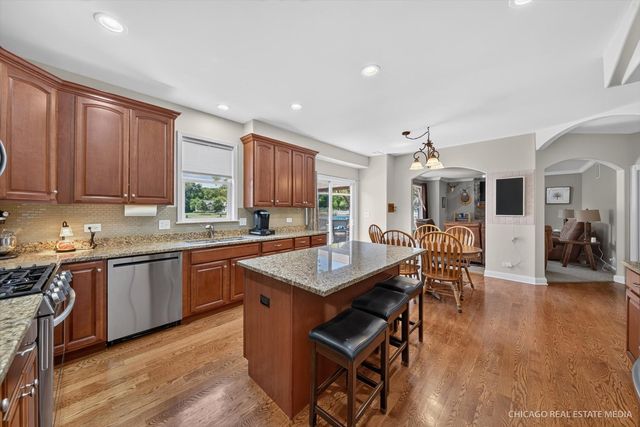 661 Hickman Lane, Woodstock, IL 60098