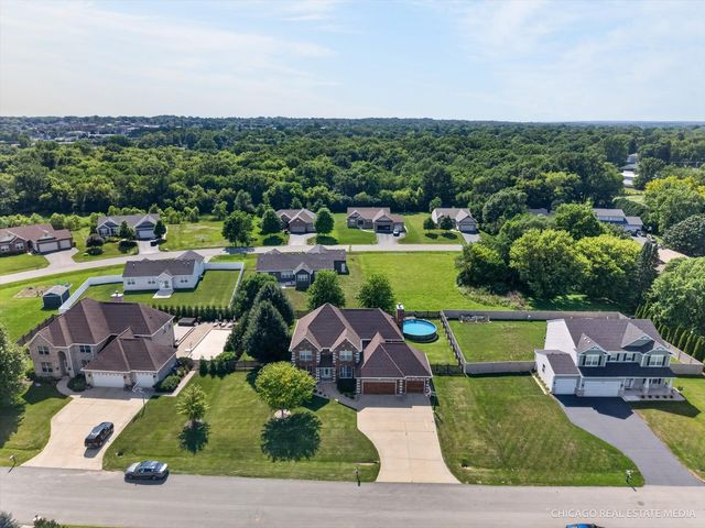 661 Hickman Lane, Woodstock, IL 60098